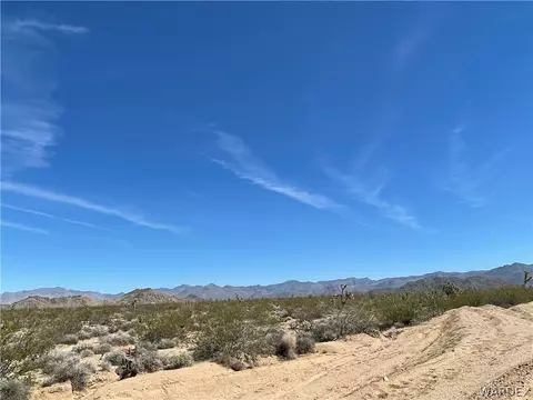 000 S Gene Autry Dr, Yucca, AZ 86438