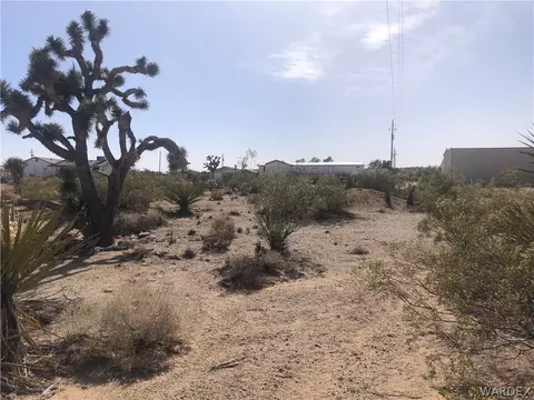 75 E Spencer Dr, Meadview, AZ 86444 photo 9