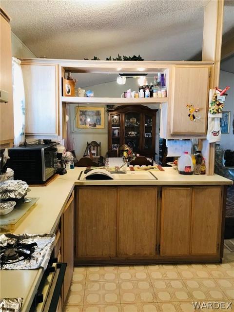 2005 E Shadow Ln, Yucca, AZ 86438 photo 17