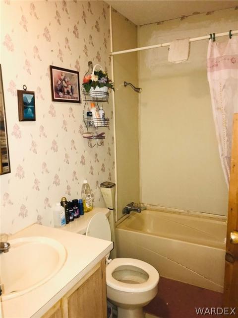 2005 E Shadow Ln, Yucca, AZ 86438 photo 32