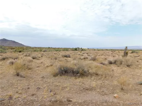 002 W Shipp Dr # P, Golden Valley, AZ 86413