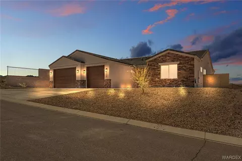 3104 Esmerelda Dr, Bullhead City, AZ 86429