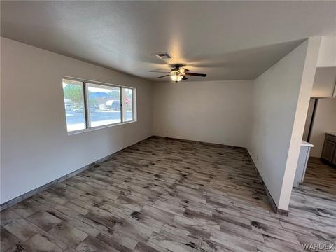3262 N Apache St, Kingman, AZ 86401 photo 4