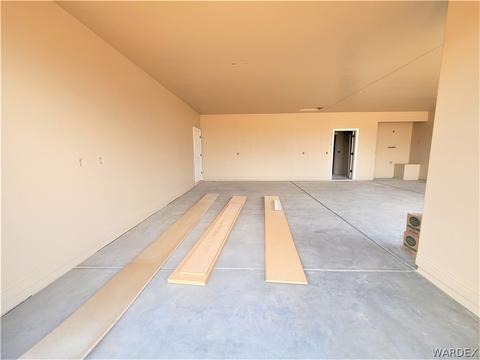 7796 E Devils Arch Dr, Kingman, AZ 86401 photo 2