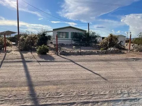 699 S Hope Rd, Golden Valley, AZ 86413