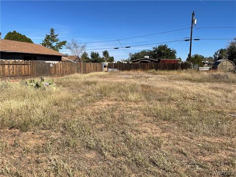 3593 E Lark Ln, Kingman, AZ 86409