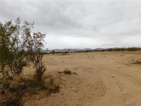 3815 N Stewart Mountain Rd, Golden Valley, AZ 86413