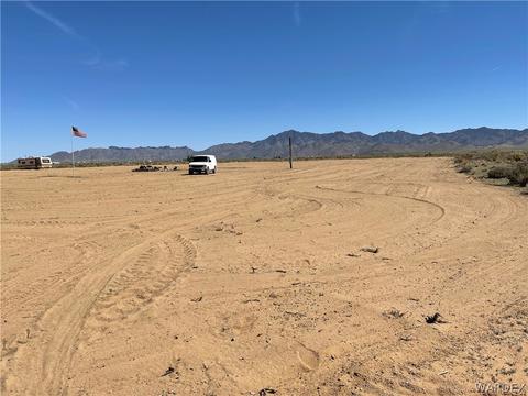 12584 N Silver Sage Dr, Dolan Springs, AZ 86441