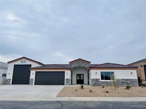2732 Promontory Dr, Bullhead City, AZ 86429