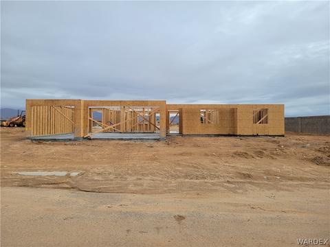 490 S Los Cabos Ln, Golden Valley, AZ 86413