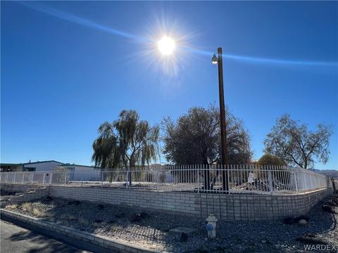674 Riverfront Dr, Bullhead City, AZ 86442