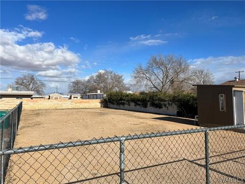 3621 E Robin Ln, Kingman, AZ 86409 photo 2