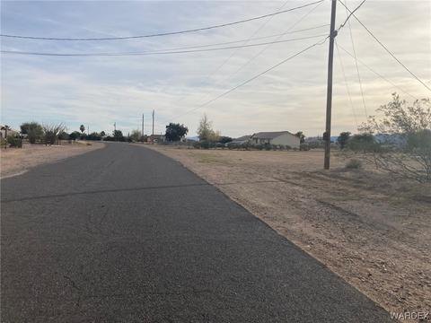 641 S San Pedro Rd, Golden Valley, AZ 86413