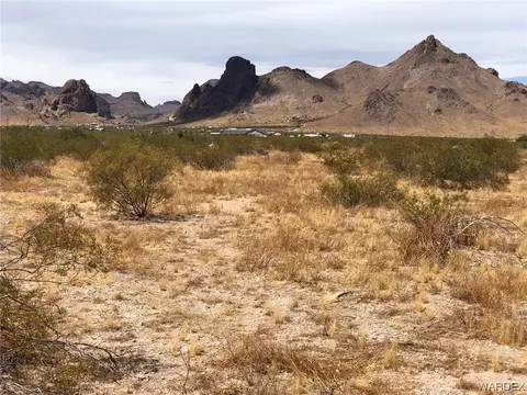2916 S Yaqui Rd, Golden Valley, AZ 86413