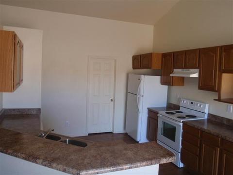182 N Divot Dr, Eagar, AZ 85925 photo 3