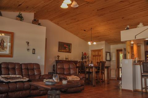 2729 Covered Wagon Trl, Overgaard, AZ 85933 photo 11
