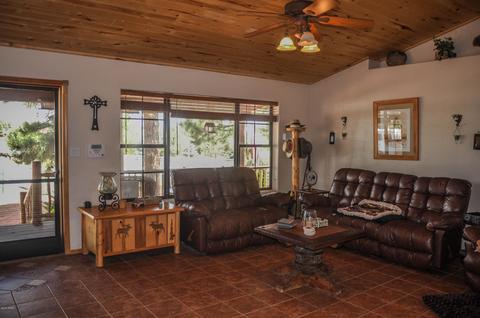 2729 Covered Wagon Trl, Overgaard, AZ 85933 photo 15