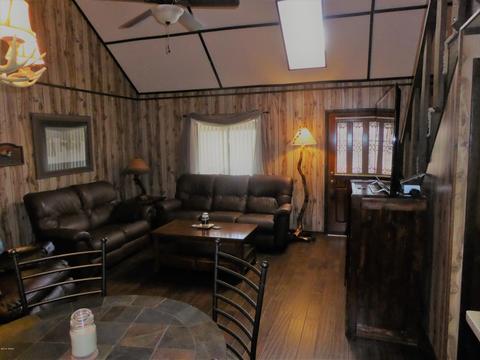 2143 S Woods Dr, Overgaard, AZ 85933 photo 2