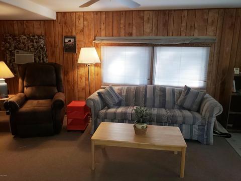 2049 Wilderness Dr, Overgaard, AZ 85933 photo 3