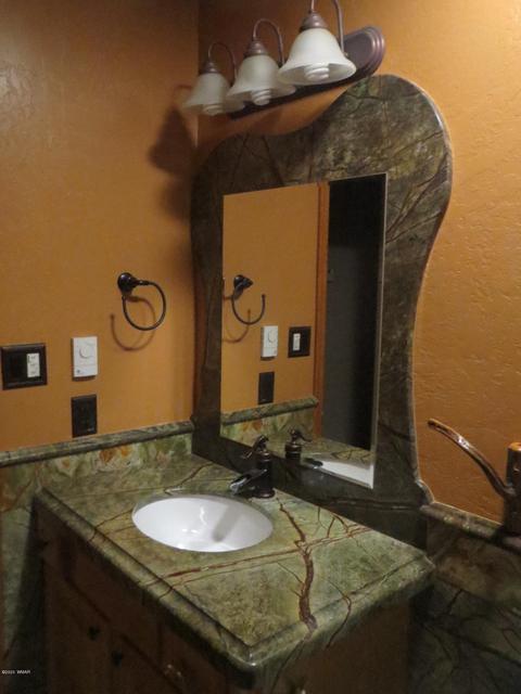 2715 High Pine Loop, Overgaard, AZ 85933 photo 18