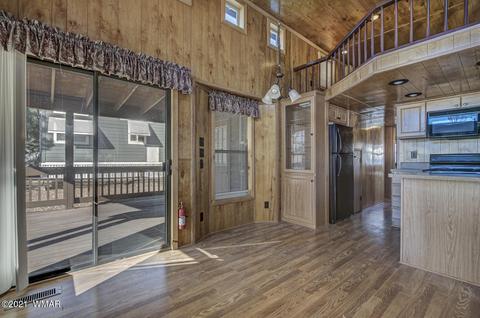 2226 Wrangler Way, Overgaard, AZ 85933 photo 9