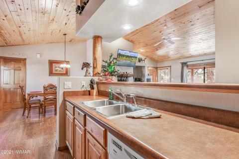 2683 Lodge Loop, Overgaard, AZ 85933 photo 5
