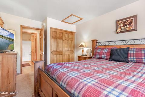 2683 Lodge Loop, Overgaard, AZ 85933 photo 15