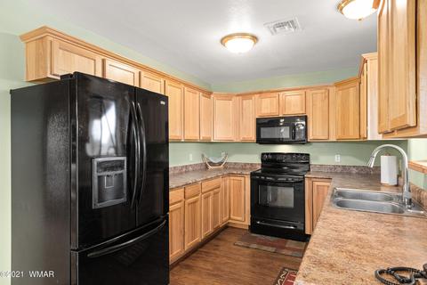 2242 Page Dr, Overgaard, AZ 85933 photo 7