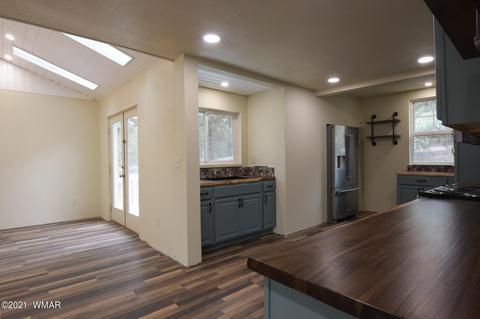 2064 Sagebrush Dr, Overgaard, AZ 85928 photo 12