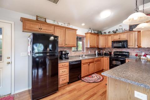 2238 Page Dr, Overgaard, AZ 85933 photo 2