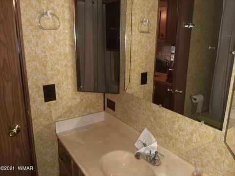 2056 Thousand Pines Dr, Overgaard, AZ 85933 photo 8