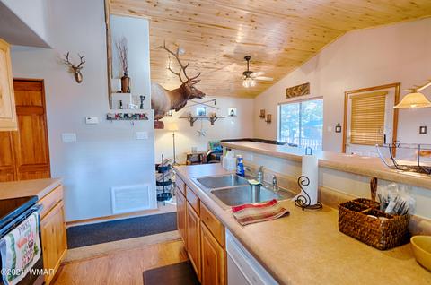 2644 Lodge Loop, Overgaard, AZ 85933 photo 11