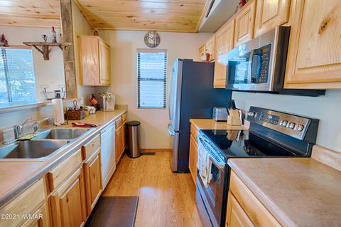 2644 Lodge Loop, Overgaard, AZ 85933 photo 10