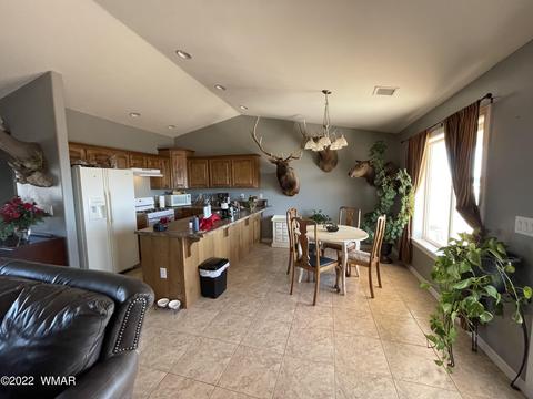 901 E Willow Ln, Taylor, AZ 85939 photo 4