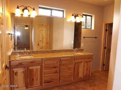 Bath - 2802 Chandelle Ln, Overgaard, AZ 85933 photo 1 of 1