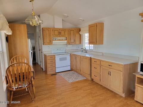 2271 Hanging Tree Ln, Overgaard, AZ 85933 photo 7