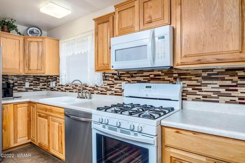 1980 Rustling Pine Dr, Overgaard, AZ 85933 photo 9