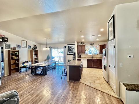 641 Angelas Pl, Show Low, AZ 85901
