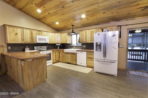 3111 Cedar Dr, Overgaard, AZ 85933 photo 2