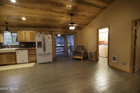 3111 Cedar Dr, Overgaard, AZ 85933 photo 3