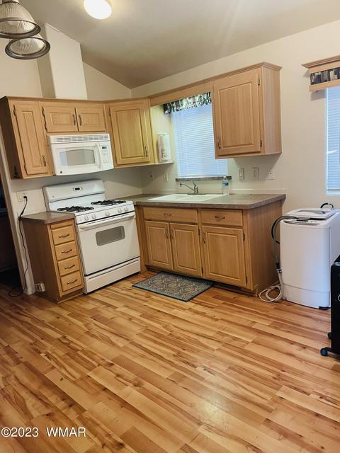 1221 W Mcneil S, Show Low, AZ 85901
