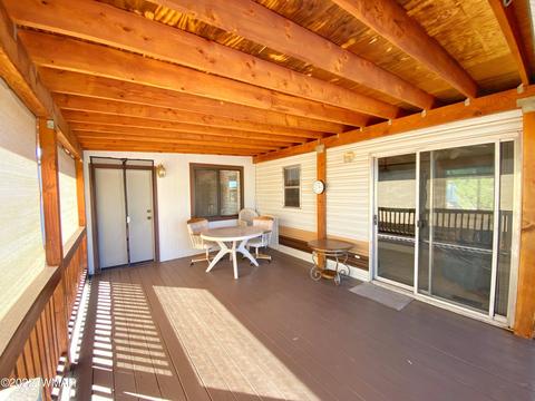 2704 Rustlers Roost Rd, Overgaard, AZ 85933 photo 3