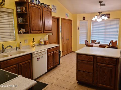727 E Pebble Ln, Taylor, AZ 85939 photo 9