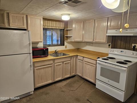 3411 Top View Rd, Overgaard, AZ 85933 photo 1