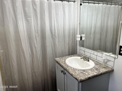Bath - 31 Co Rd, Concho, AZ 85924 photo 1 of 2