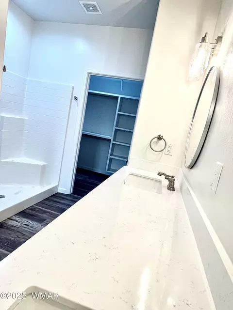 Bath - 253 E 5th Ave, Eagar, AZ 85925 photo 3 of 3