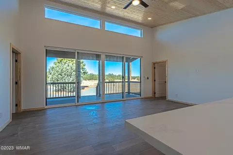 2279 Meadow Ln, Overgaard, AZ 85933 photo 3