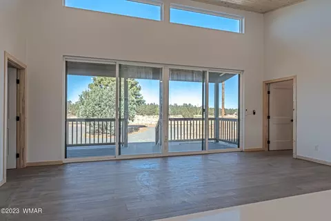 2279 Meadow Ln, Overgaard, AZ 85933 photo 4
