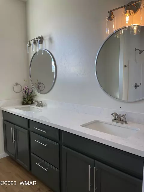 Bath - 235 E 5th Ave, Eagar, AZ 85925 photo 1 of 2