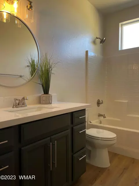 Bath - 235 E 5th Ave, Eagar, AZ 85925 photo 2 of 2